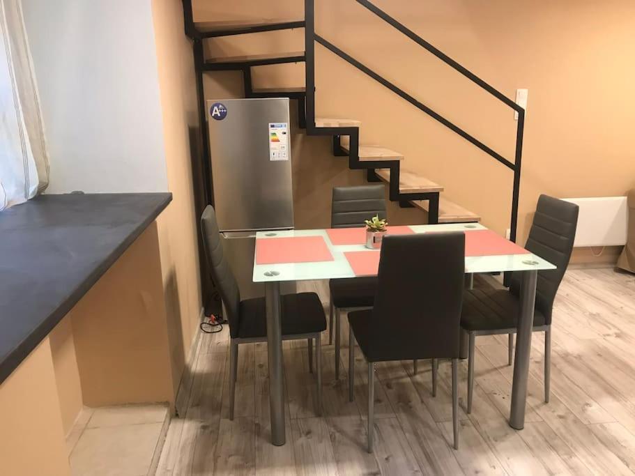 Separate Flat,3 Rooms!central Location-best Price! Apartamento