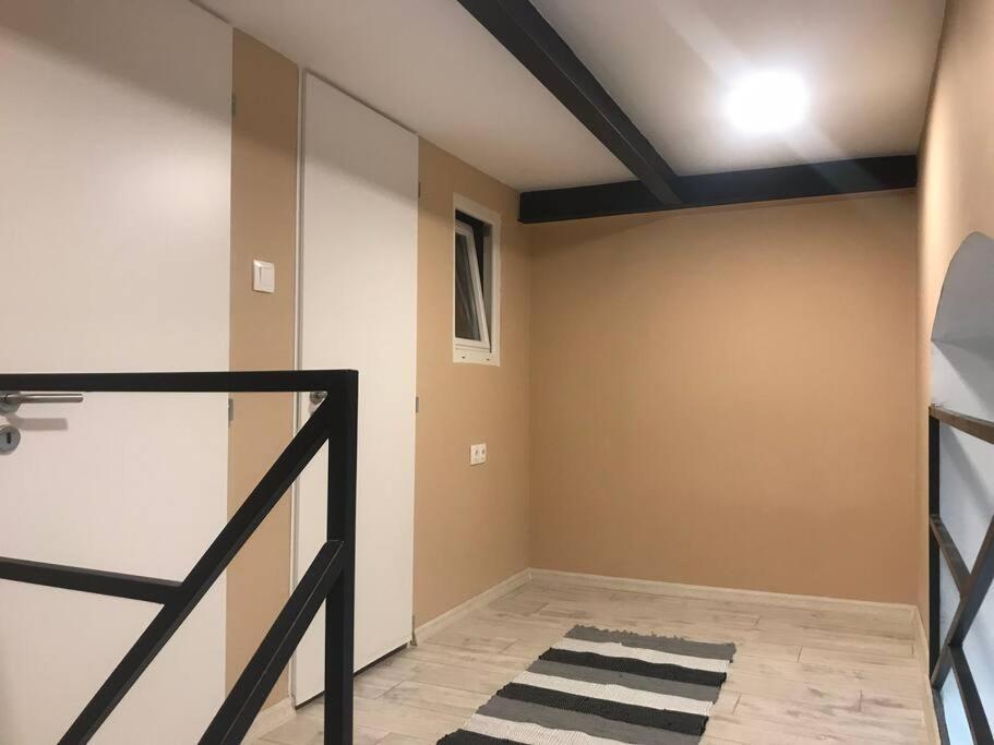 Separate Flat,3 Rooms!central Location-best Price! Apartamento *